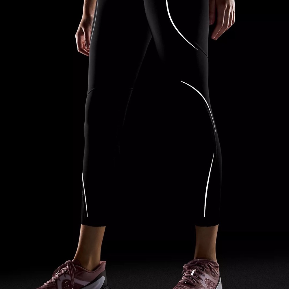 Base pace.  25”. Reflective